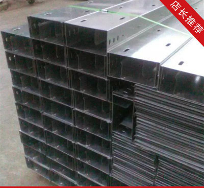 電纜橋架選購指南 不銹鋼托盤式電纜橋架的規(guī)格與優(yōu)勢